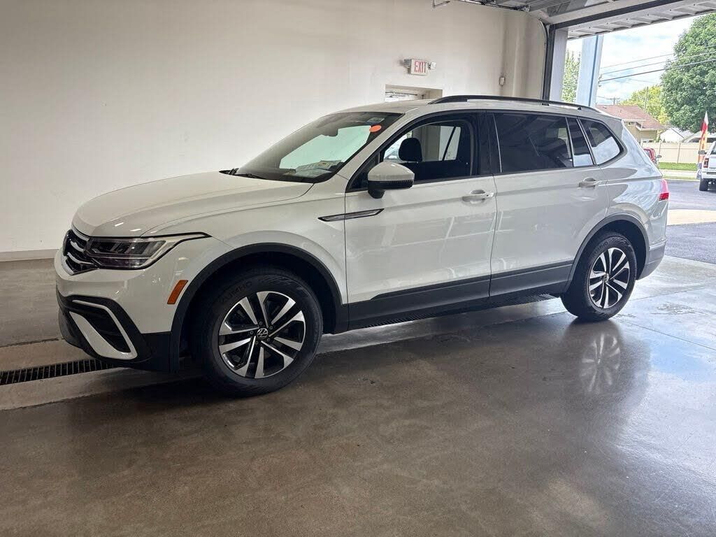 2022 Volkswagen Tiguan S 4Motion — photo 1 of 1