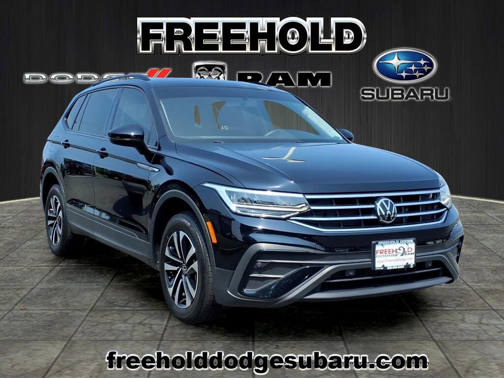 2022 Volkswagen Tiguan 2.0T S — photo 1 of 13