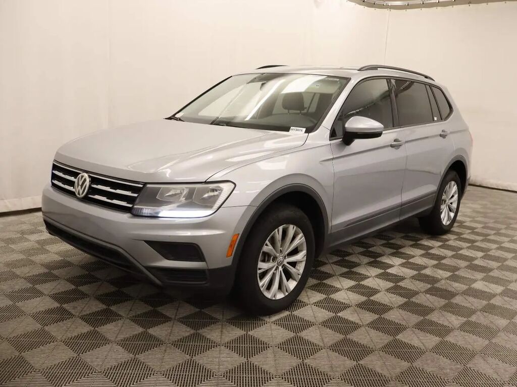 2020 Volkswagen Tiguan S — photo 1 of 6