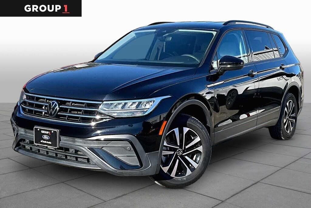 2022 Volkswagen Tiguan S — photo 1 of 1