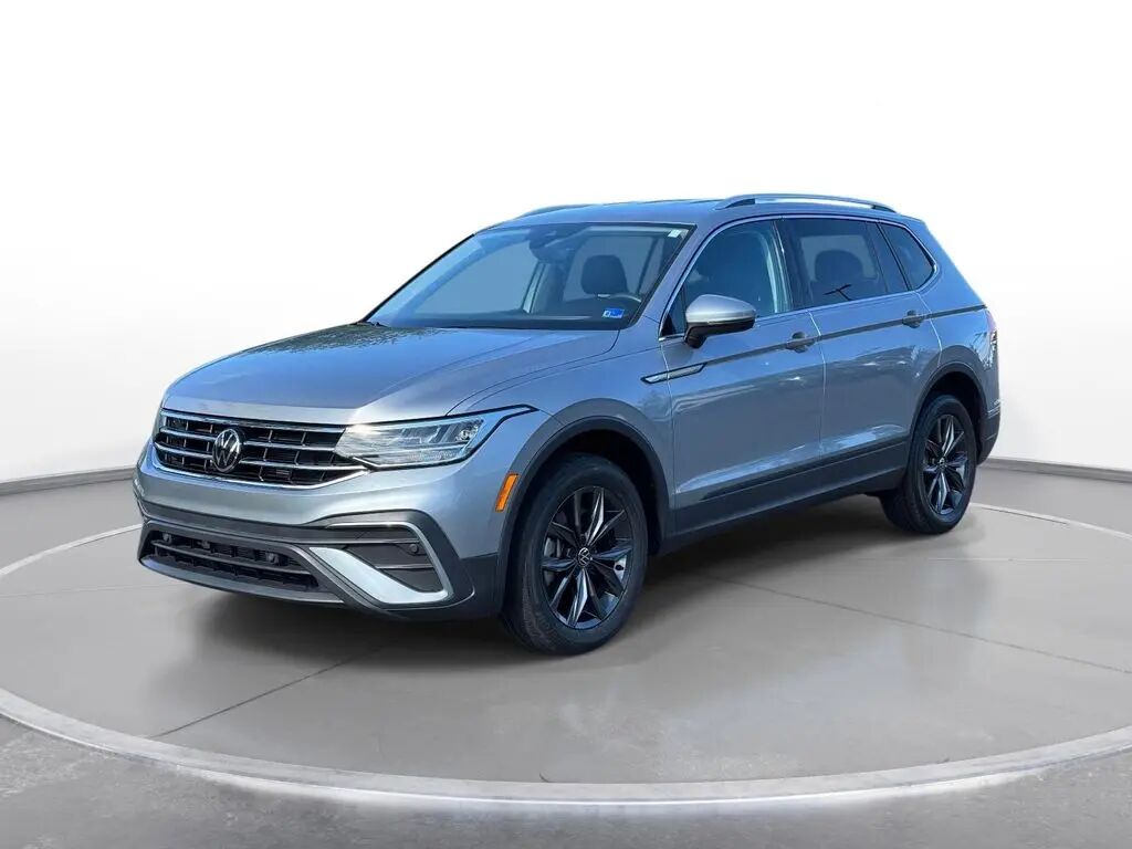 2023 Volkswagen Tiguan SE 4Motion — photo 1 of 38