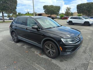 2019 Volkswagen Tiguan 2.0T SEL — photo 1 of 5