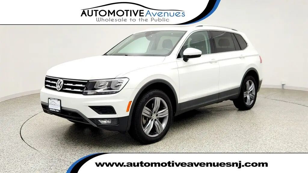 2020 Volkswagen Tiguan SE 4Motion — photo 1 of 26