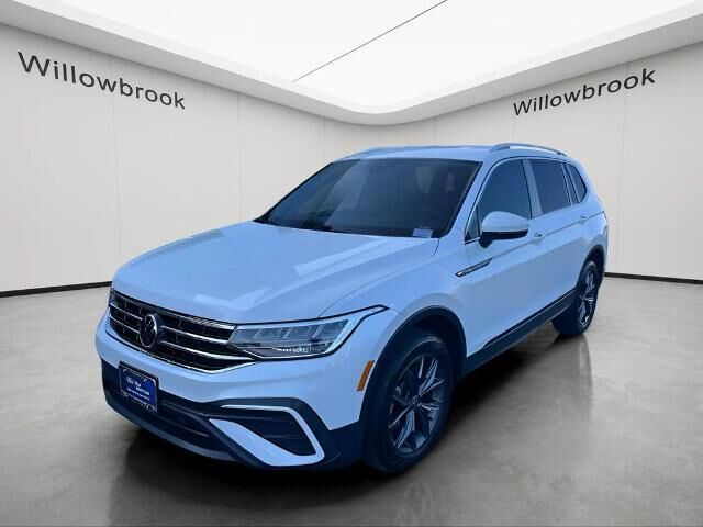 2023 Volkswagen Tiguan SE 4Motion — photo 1 of 39