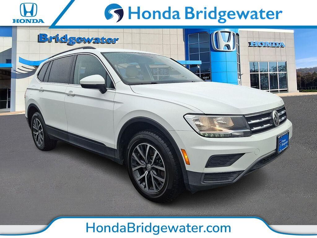 2019 Volkswagen Tiguan SE 4Motion — photo 1 of 13