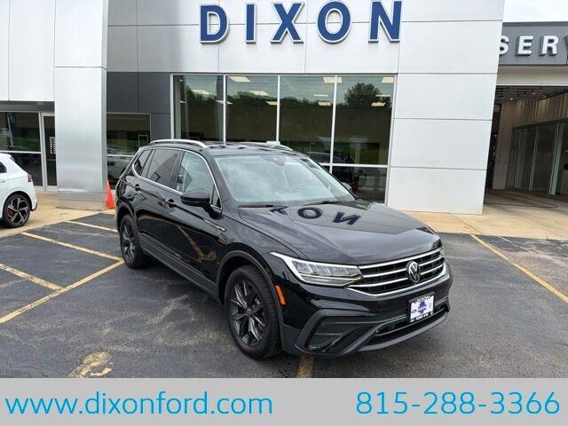2022 Volkswagen Tiguan SE 4Motion — photo 1 of 39