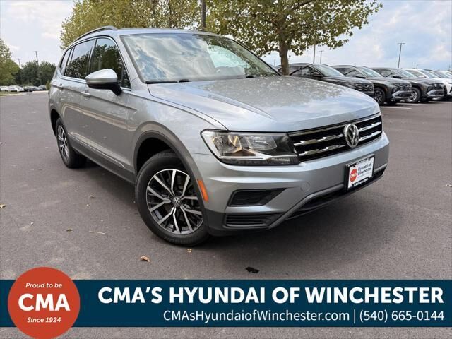 2020 Volkswagen Tiguan SE 4Motion — photo 1 of 26