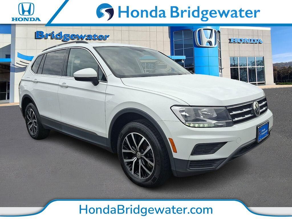 2021 Volkswagen Tiguan SE 4Motion — photo 1 of 13