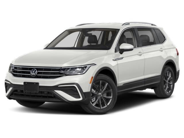 2022 Volkswagen Tiguan SE 4Motion — photo 1 of 3