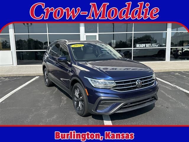 2022 Volkswagen Tiguan SE 4Motion — photo 1 of 13