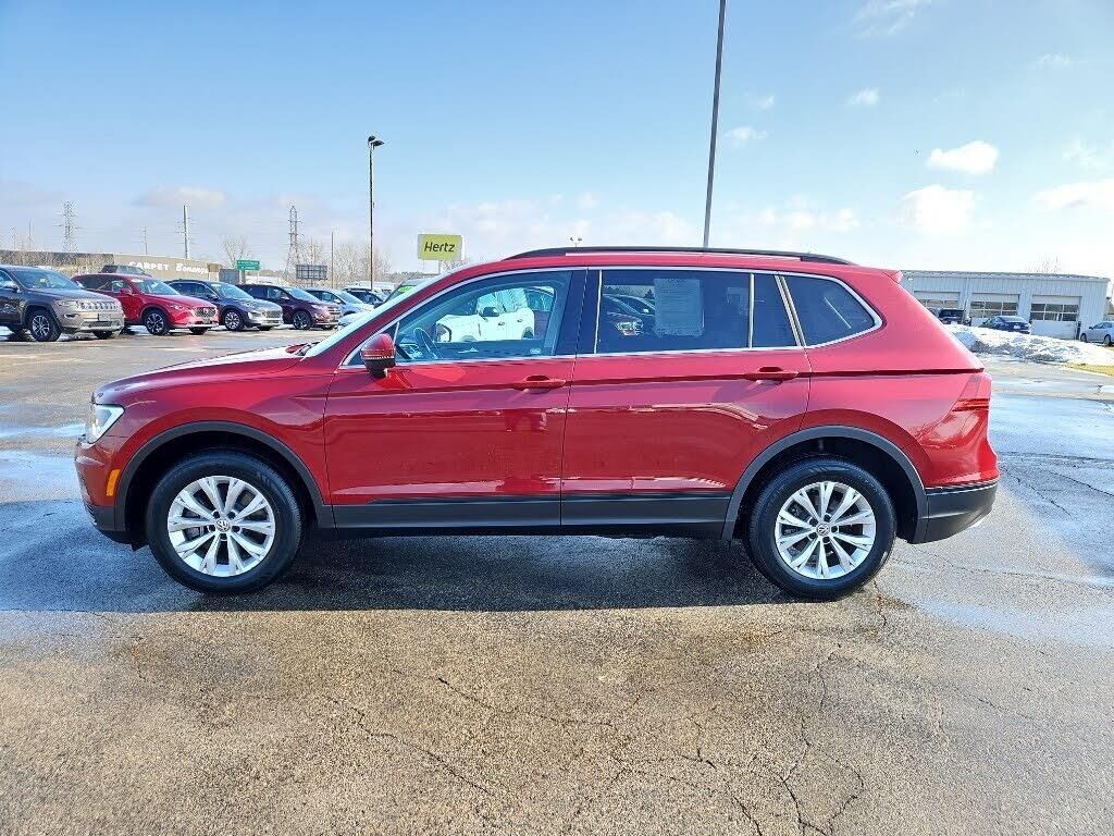 2019 Volkswagen Tiguan SE 4Motion — photo 1 of 1