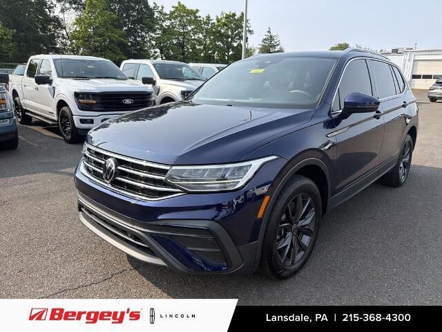 2022 Volkswagen Tiguan SE 4Motion — photo 1 of 12