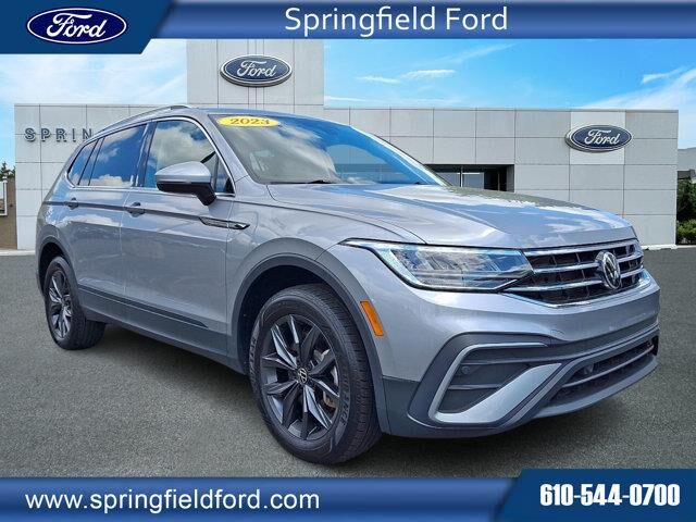 2023 Volkswagen Tiguan SE 4Motion — photo 1 of 52