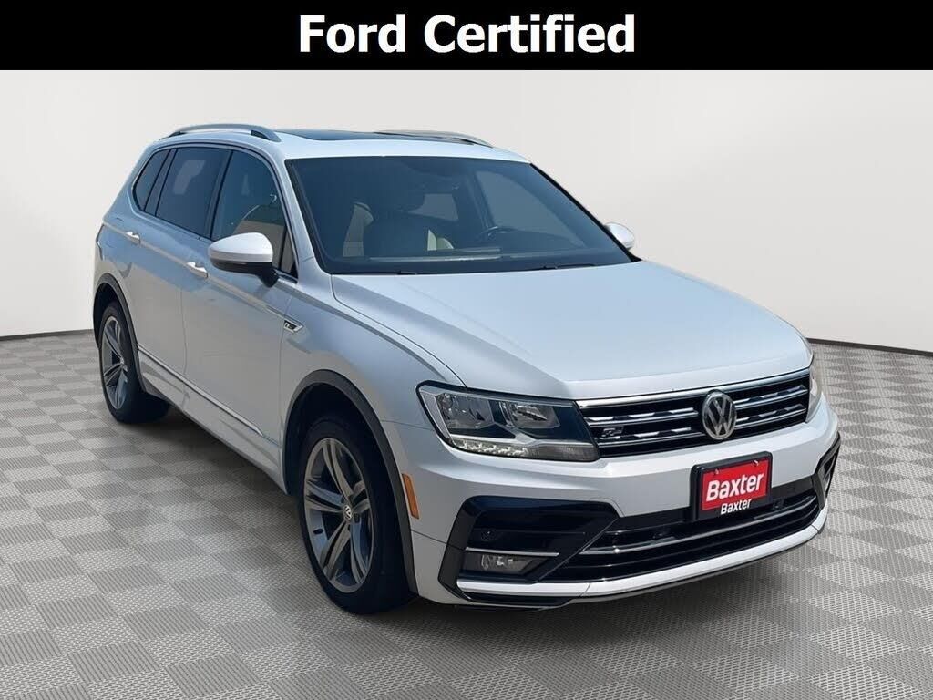 2019 Volkswagen Tiguan SE 4Motion — photo 1 of 2
