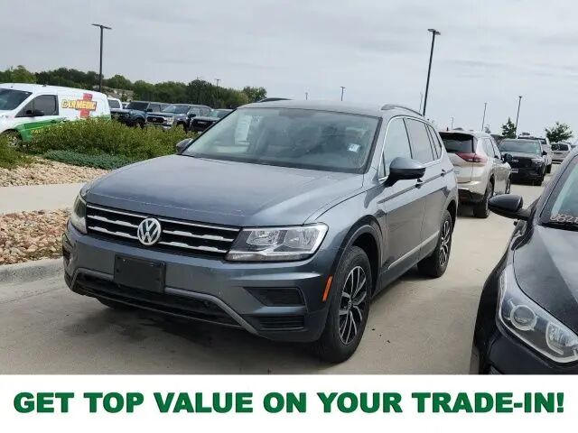 2021 Volkswagen Tiguan SE 4Motion — photo 1 of 3