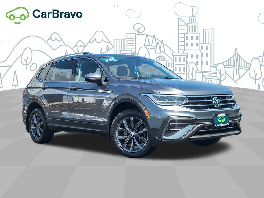 2022 Volkswagen Tiguan SE — photo 1 of 6