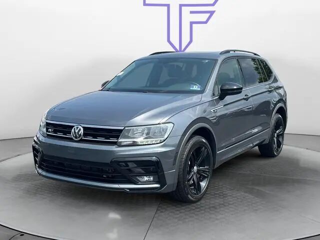 2019 Volkswagen Tiguan SE 4Motion — photo 1 of 38