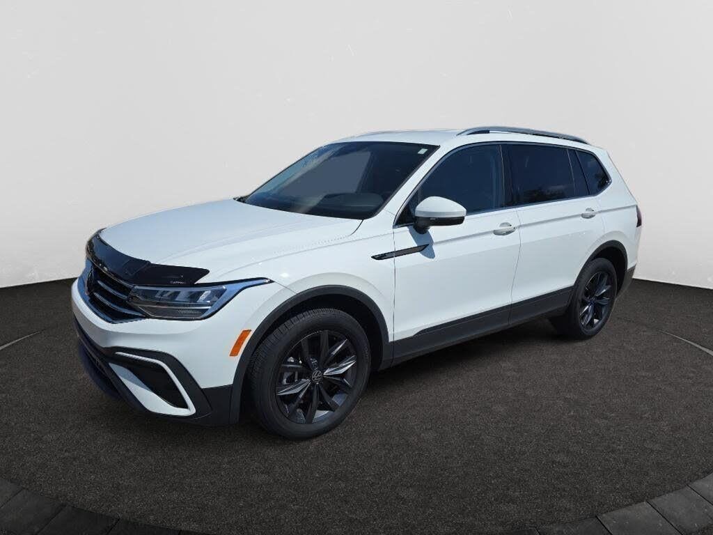 2022 Volkswagen Tiguan SE 4Motion — photo 1 of 1