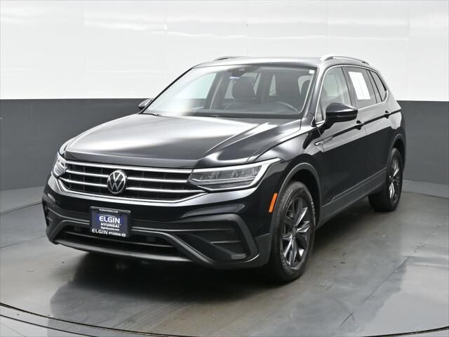 2022 Volkswagen Tiguan SE 4Motion — photo 1 of 13