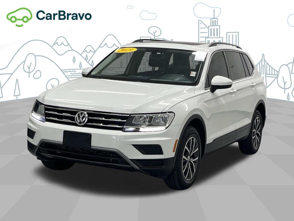 2019 Volkswagen Tiguan SE — photo 1 of 7