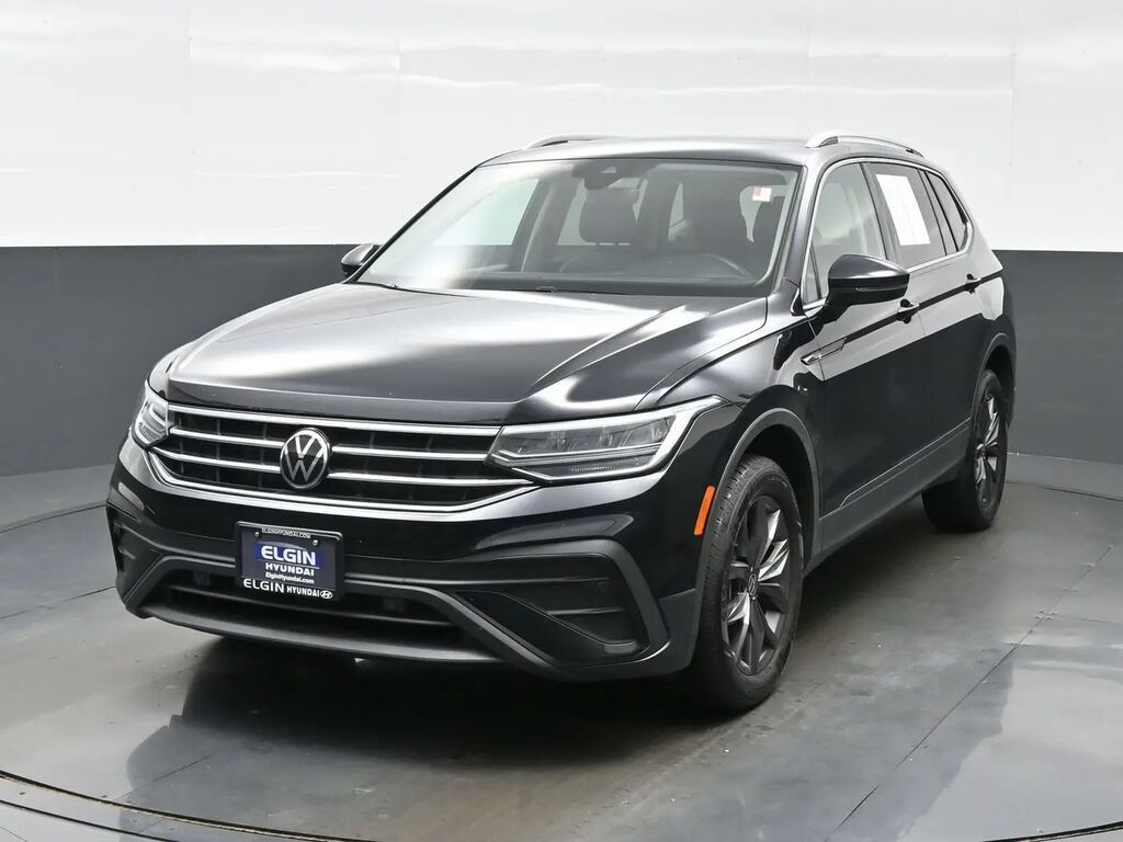 2022 Volkswagen Tiguan SE 4Motion — photo 1 of 13