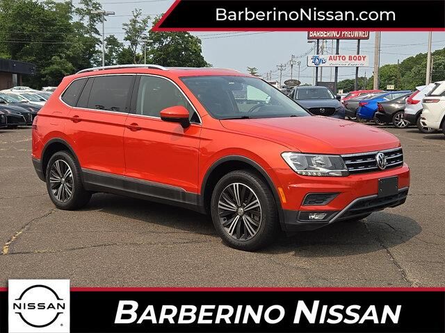 2019 Volkswagen Tiguan SE 4Motion — photo 1 of 13