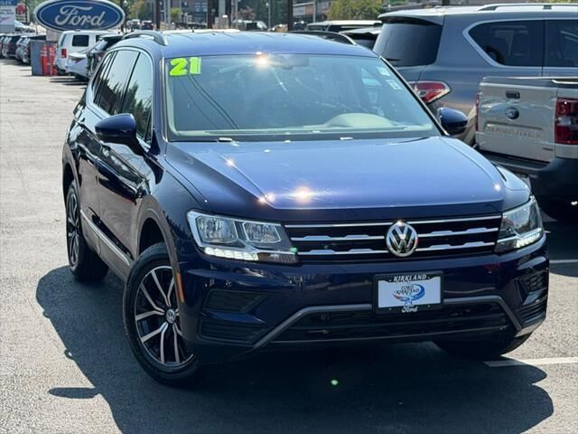 2021 Volkswagen Tiguan SE 4Motion — photo 1 of 13