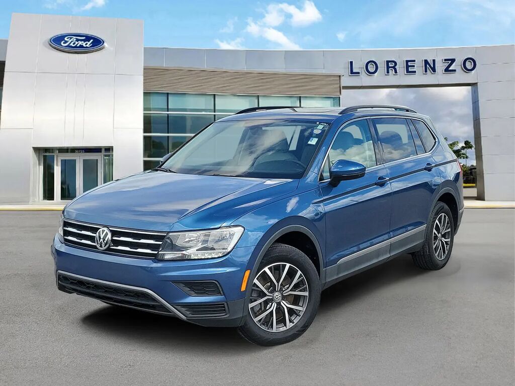 2020 Volkswagen Tiguan SE — photo 1 of 13