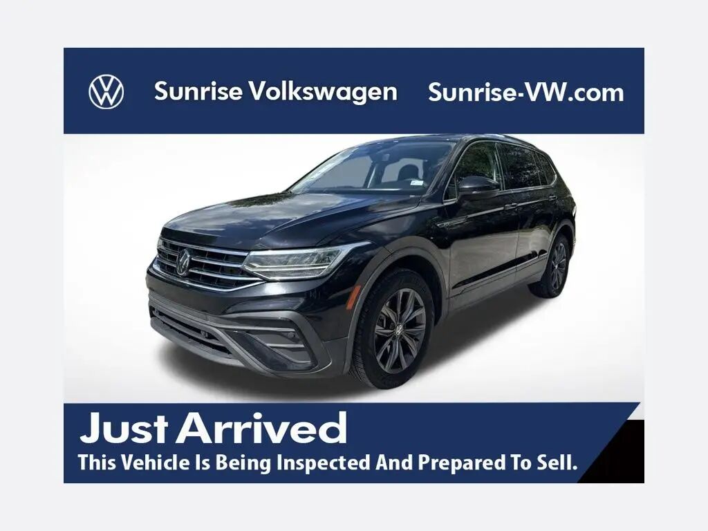 2022 Volkswagen Tiguan SE — photo 1 of 30
