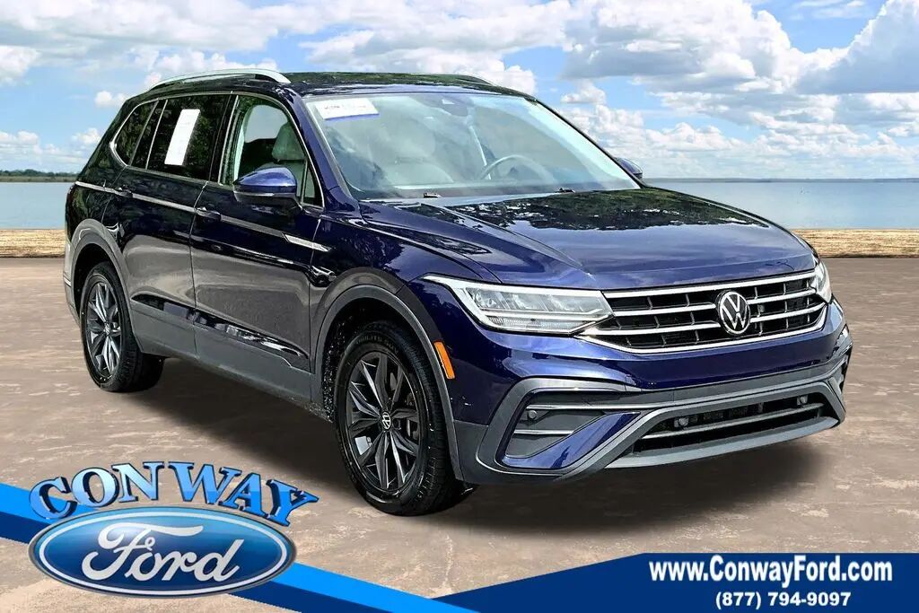 2023 Volkswagen Tiguan SE — photo 1 of 12