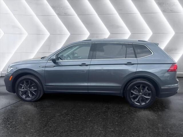 2024 Volkswagen Tiguan SE — photo 1 of 13