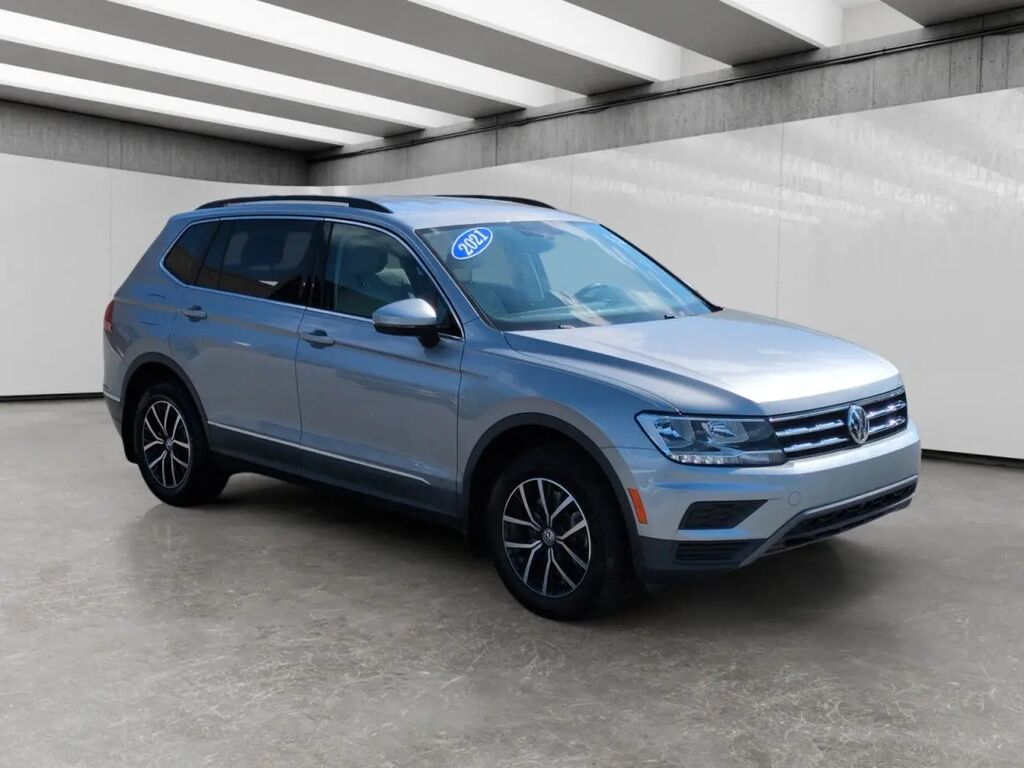 2021 Volkswagen Tiguan SE — photo 1 of 13