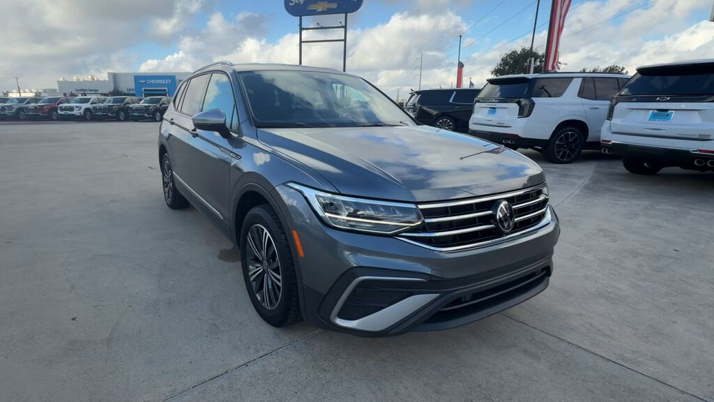 2024 Volkswagen Tiguan SE — photo 1 of 7