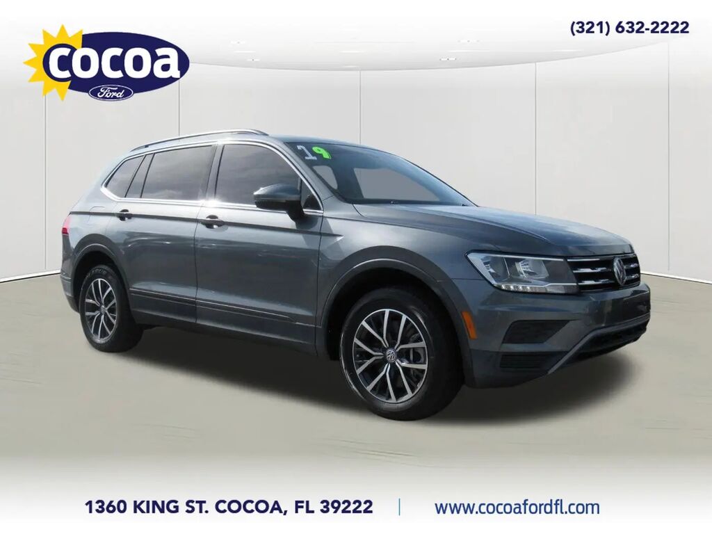 2019 Volkswagen Tiguan SE — photo 1 of 14