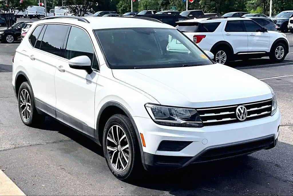 2018 Volkswagen Tiguan 2.0T SE — photo 1 of 7