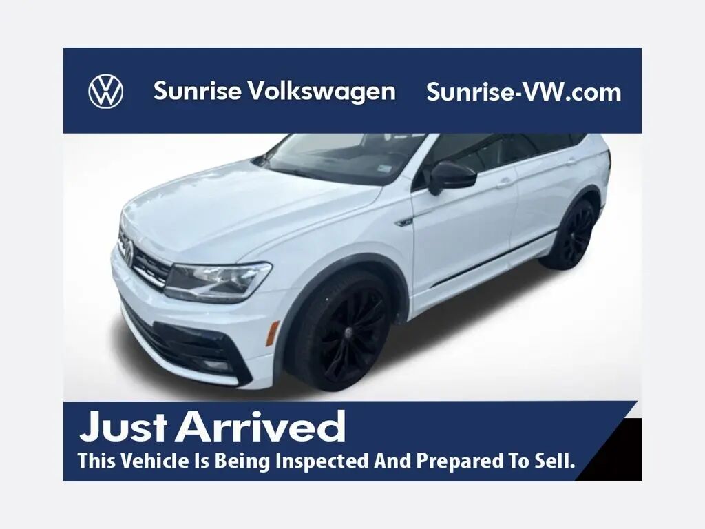 2020 Volkswagen Tiguan SE — photo 1 of 7