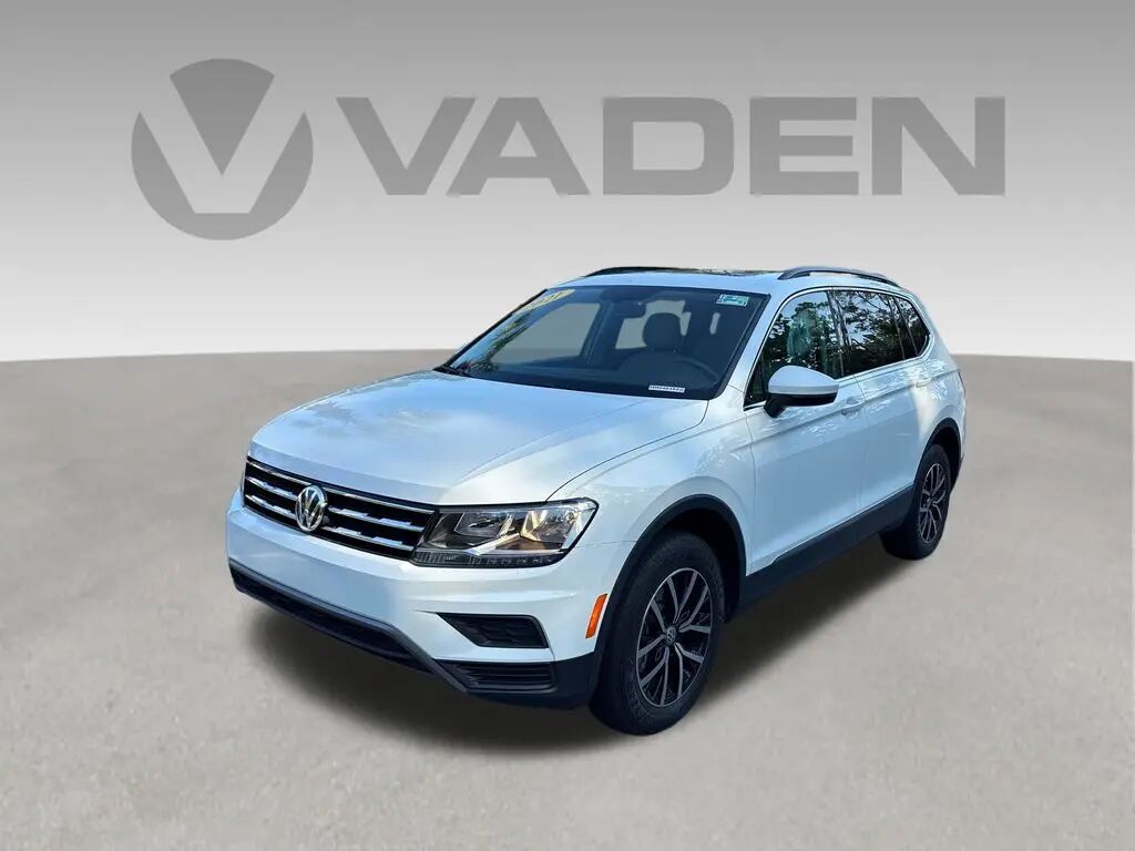 2021 Volkswagen Tiguan SE — photo 1 of 10