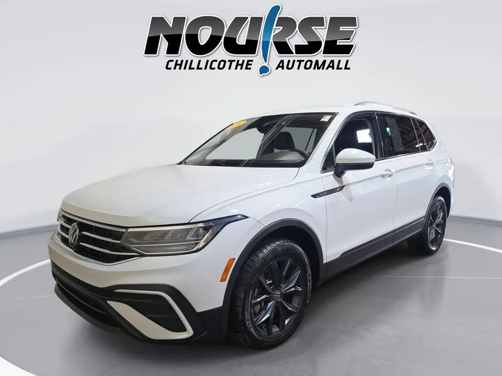 2024 Volkswagen Tiguan SE — photo 1 of 13