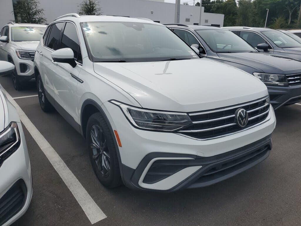 2022 Volkswagen Tiguan SE — photo 1 of 1