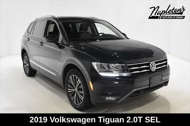 2019 Volkswagen Tiguan SE — photo 1 of 13