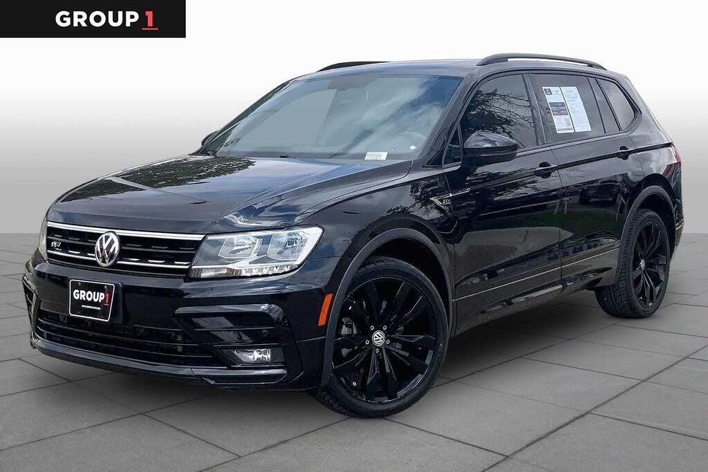 2021 Volkswagen Tiguan SE — photo 1 of 14