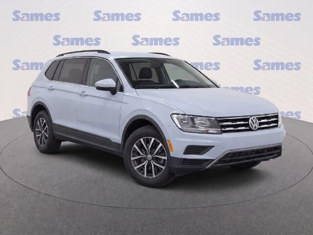 2019 Volkswagen Tiguan SE — photo 1 of 13