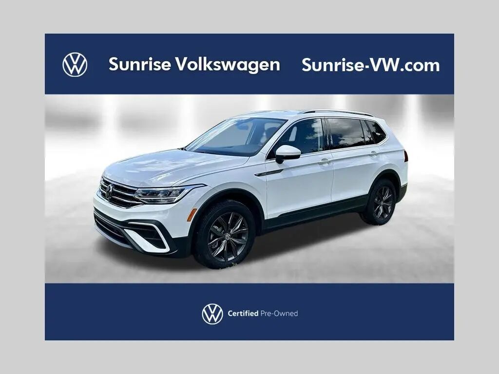 2023 Volkswagen Tiguan SE — photo 1 of 16