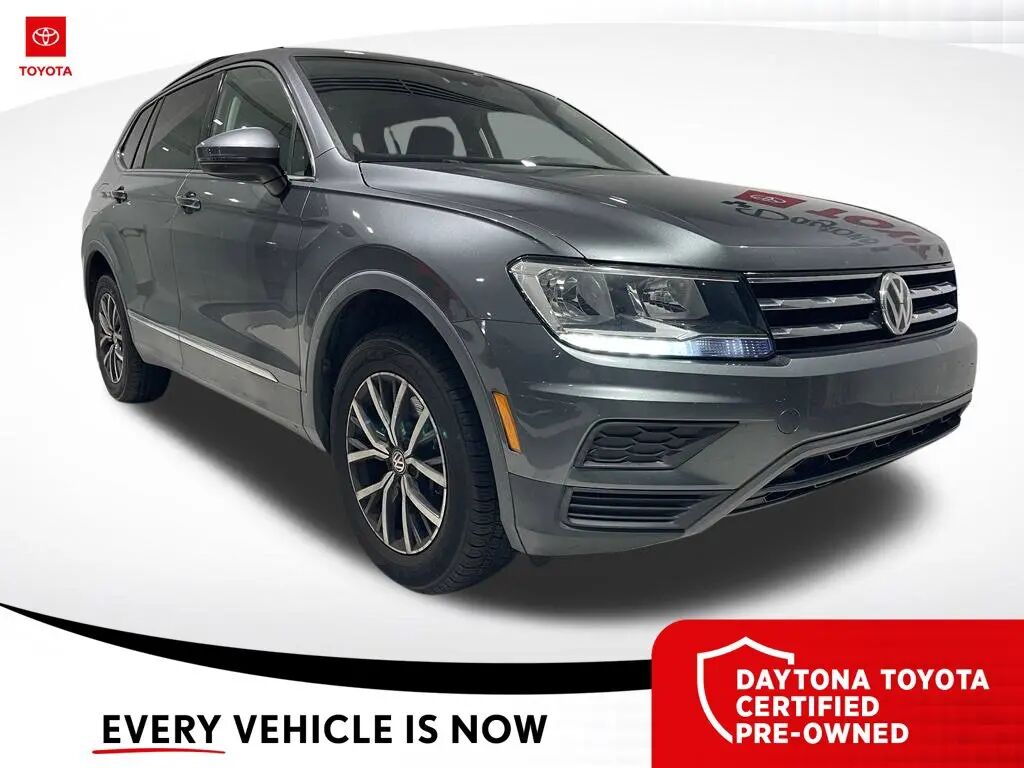 2020 Volkswagen Tiguan SE — photo 1 of 10