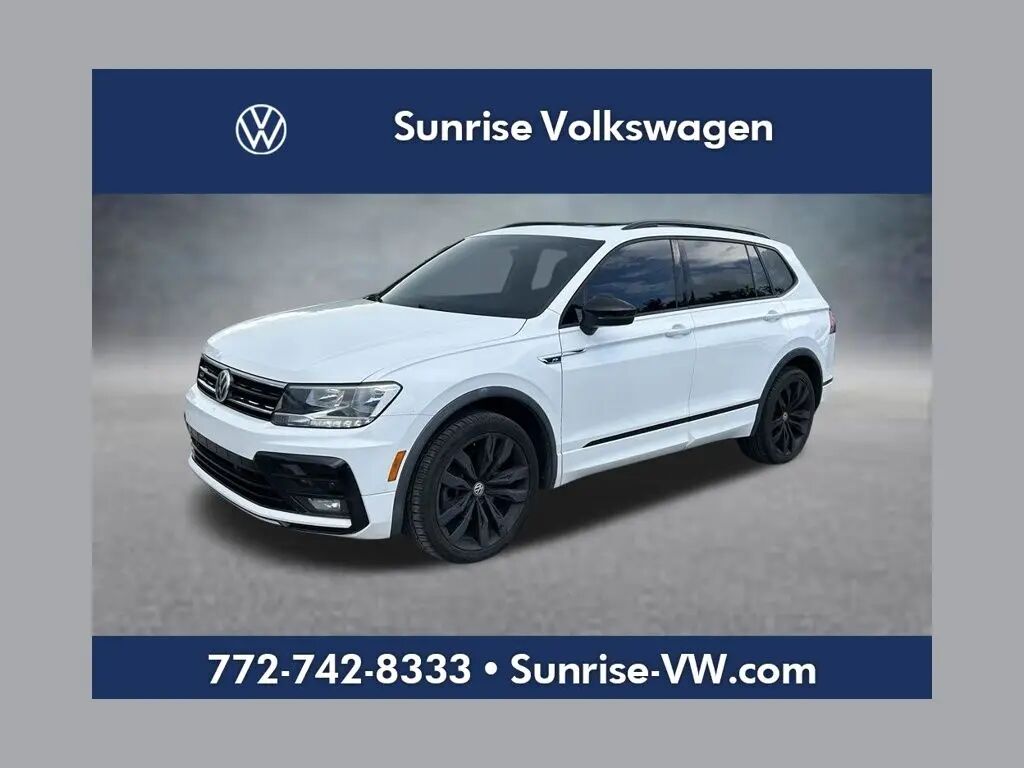 2021 Volkswagen Tiguan SE — photo 1 of 14