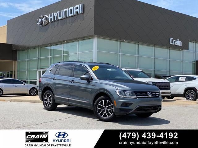 2021 Volkswagen Tiguan SE — photo 1 of 13