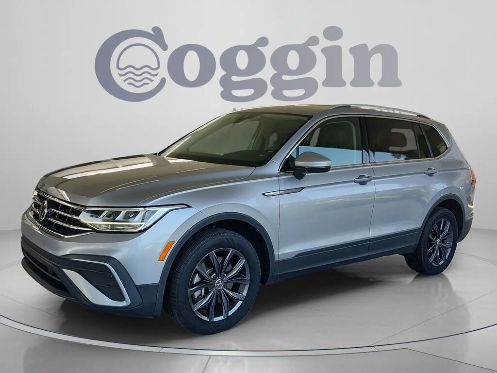 2023 Volkswagen Tiguan SE — photo 1 of 13