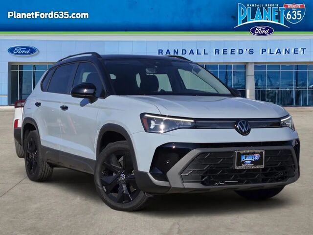2025 Volkswagen Taos SE Black