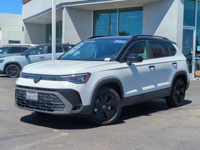 2026 Volkswagen Taos SE Black