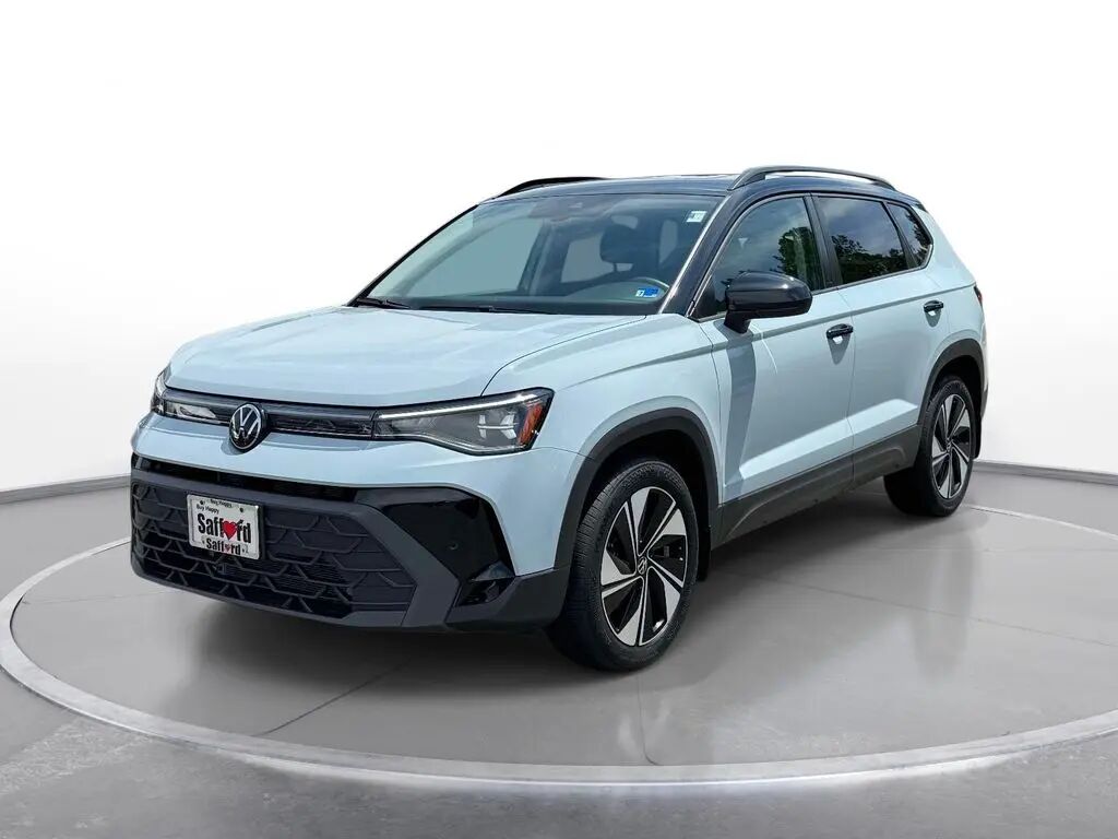 2025 Volkswagen Taos SE Black — photo 1 of 13